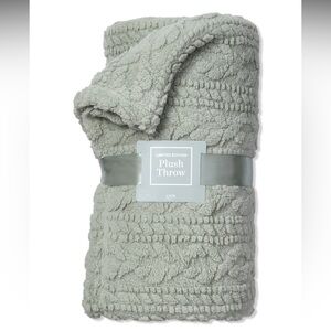 Ulta Beauty Limited Edition Plush Throw - Soft Green